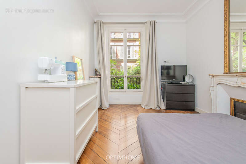 Appartement à PARIS-7E
