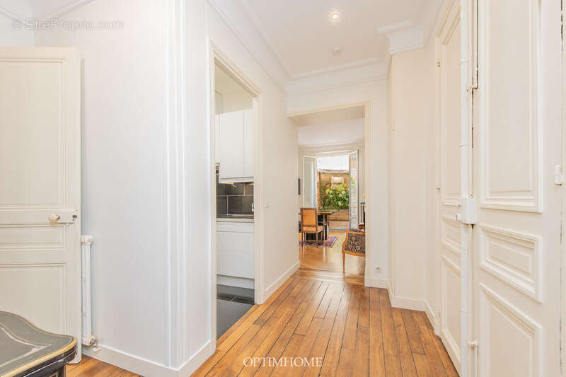 Appartement à PARIS-7E