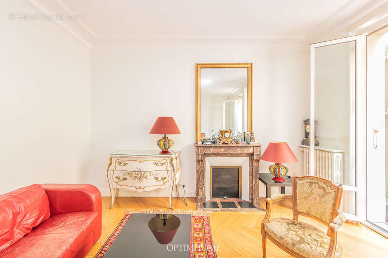 Appartement à PARIS-7E