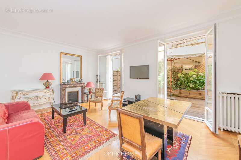 Appartement à PARIS-7E