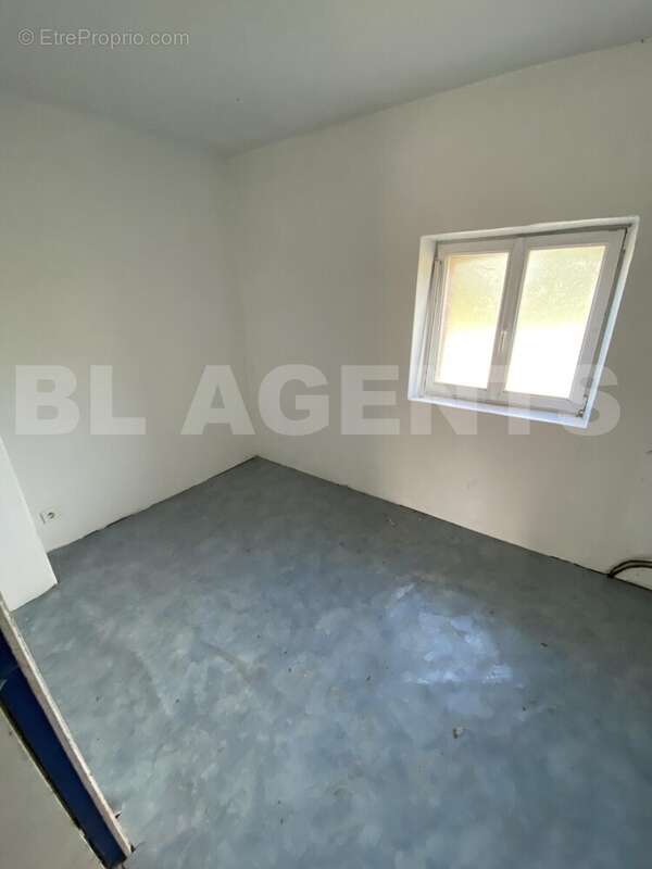 7 - Maison à PLESSE