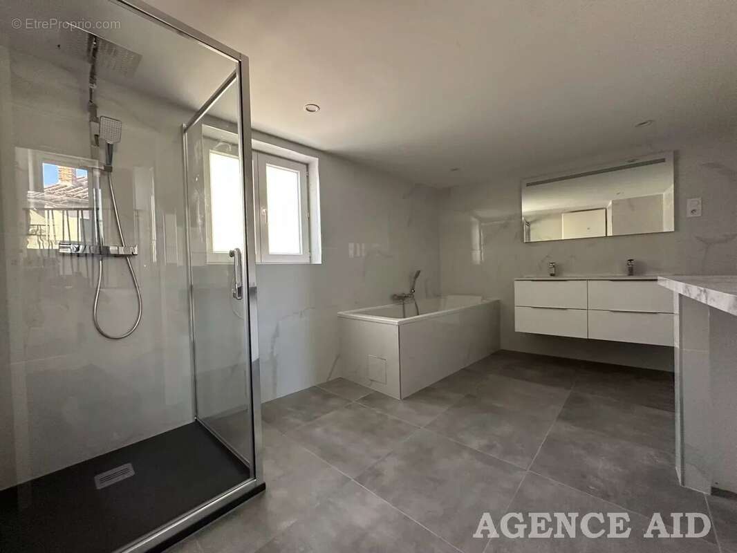 Appartement à ROQUEFORT-LA-BEDOULE