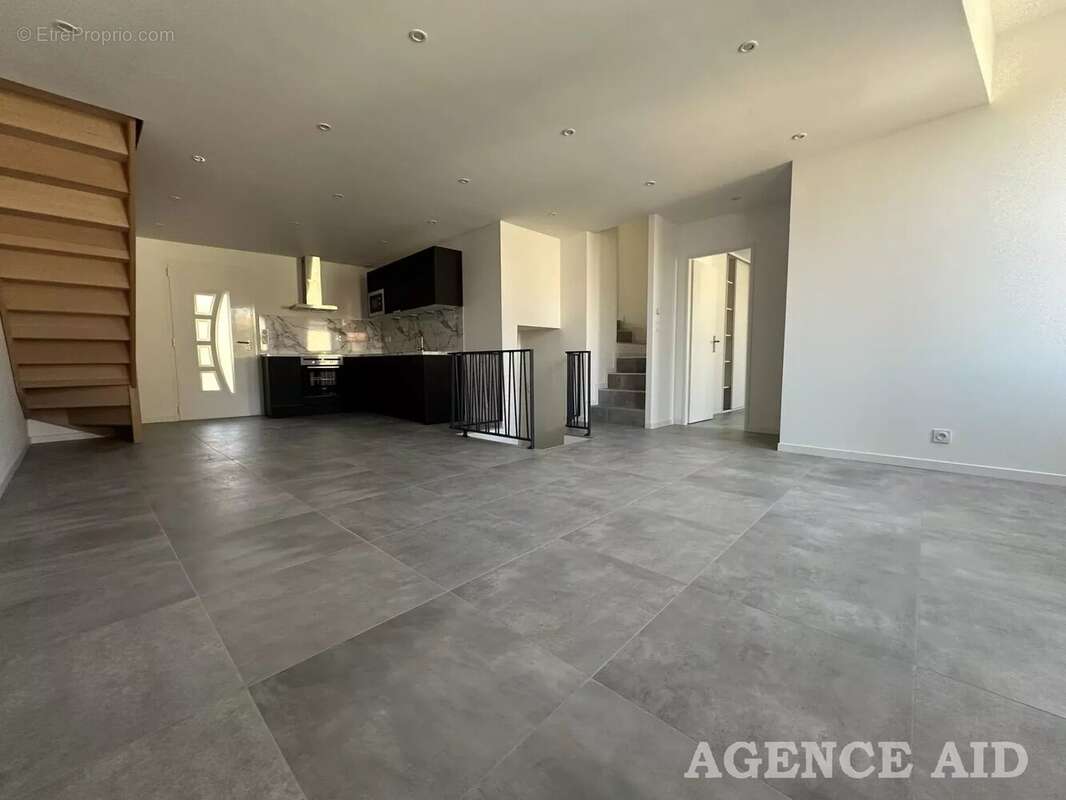 Appartement à ROQUEFORT-LA-BEDOULE