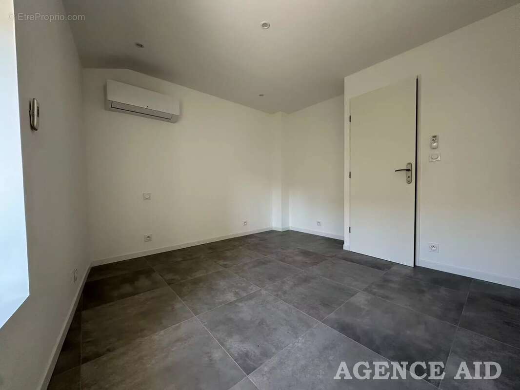 Appartement à ROQUEFORT-LA-BEDOULE