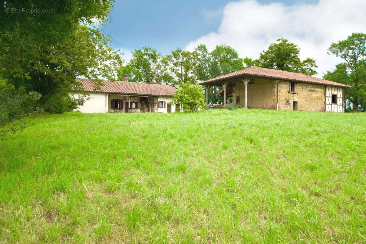 Maison à SAINT-TRIVIER-DE-COURTES