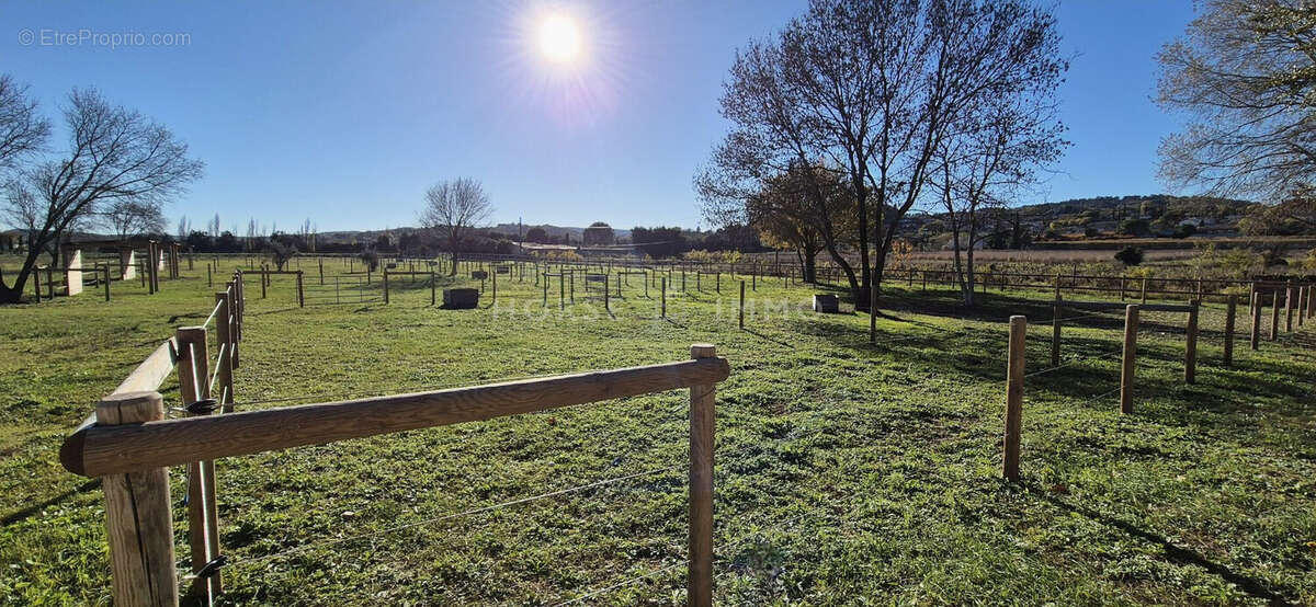 Maison à SAINT-JULIEN-DE-PEYROLAS