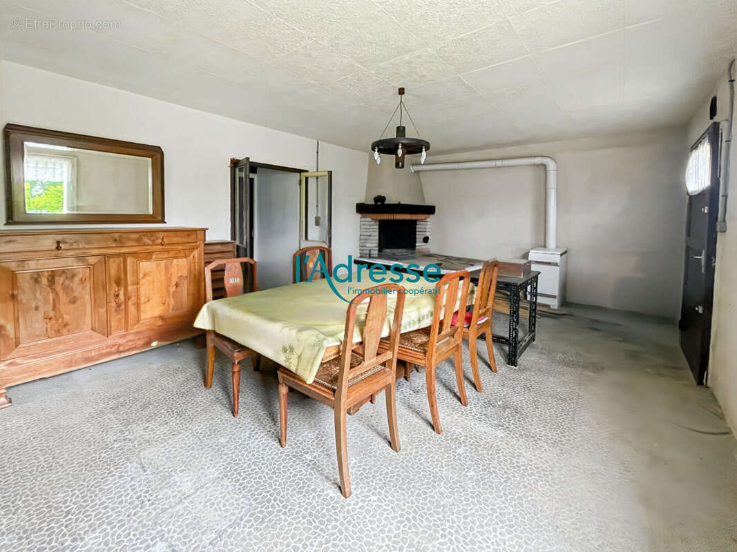 Maison à MONTREVAULT