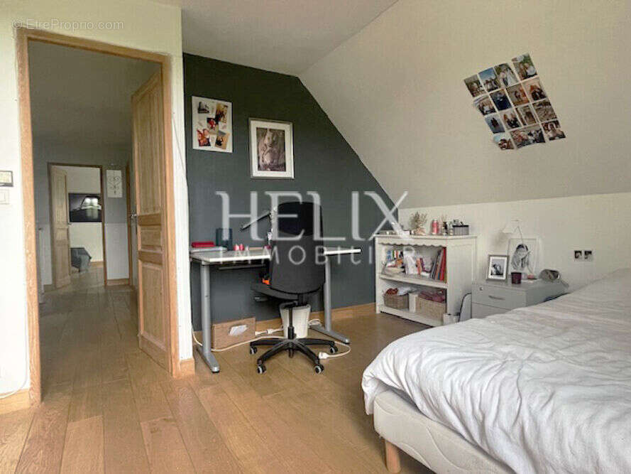 Maison à CRESPIERES