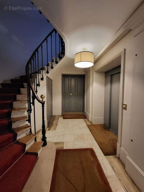 Appartement à PARIS-9E