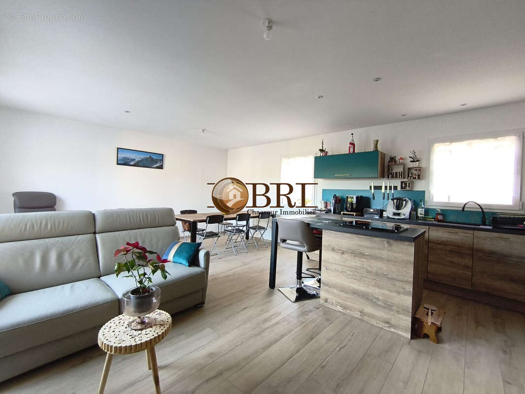 Maison à LES ABRETS