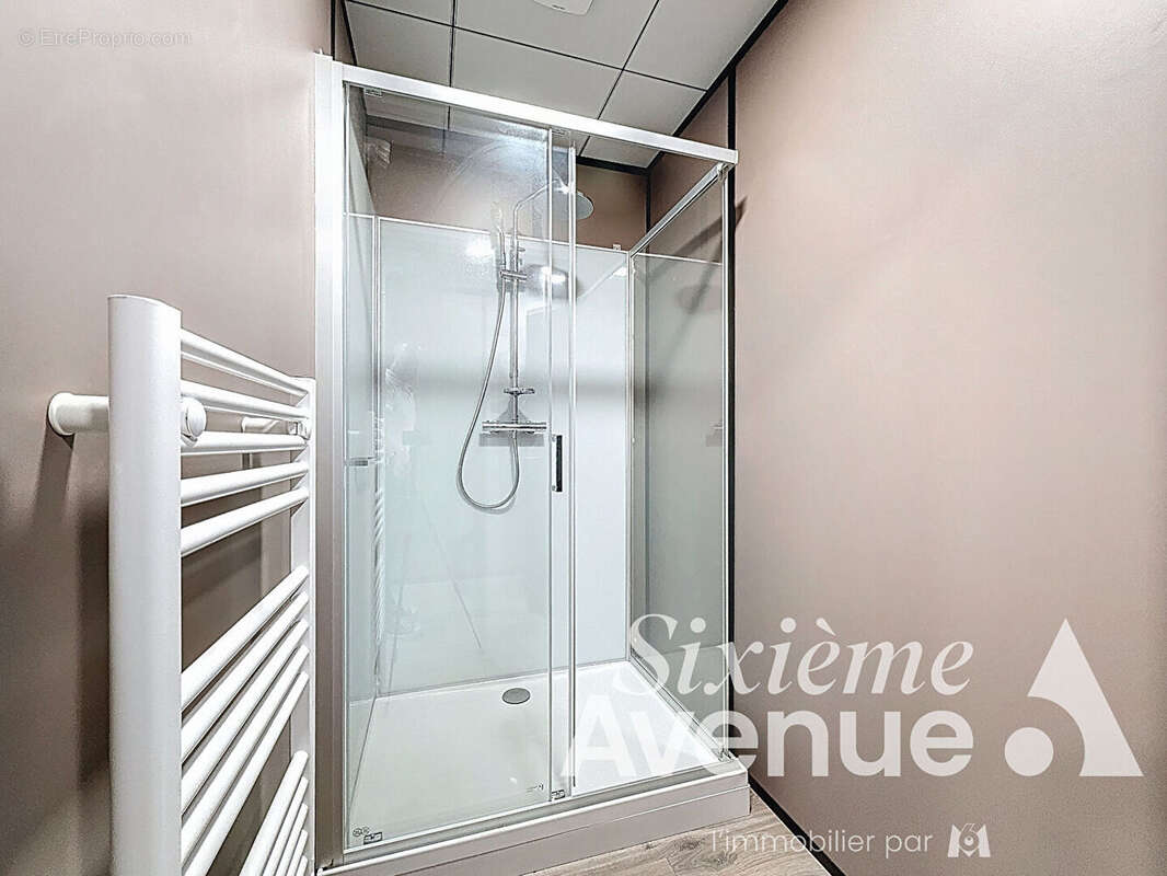 Commerce à TETEGHEM