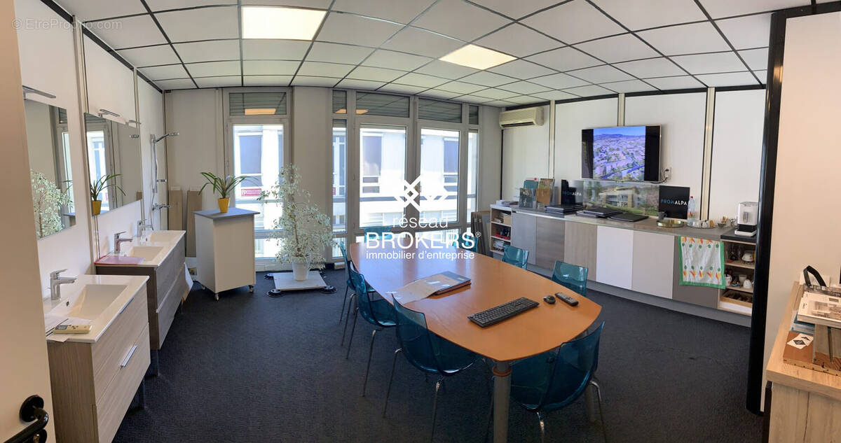 Commerce à SAINT-MARTIN-LE-VINOUX