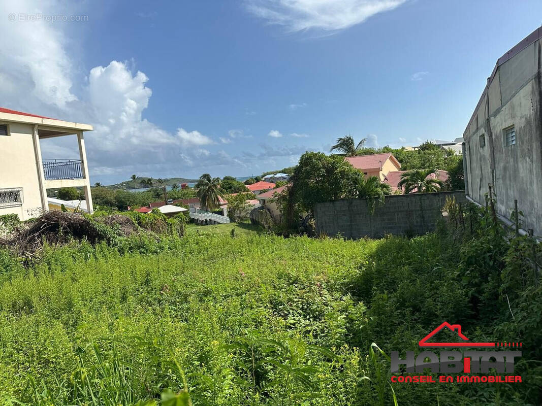 Terrain à LE VAUCLIN