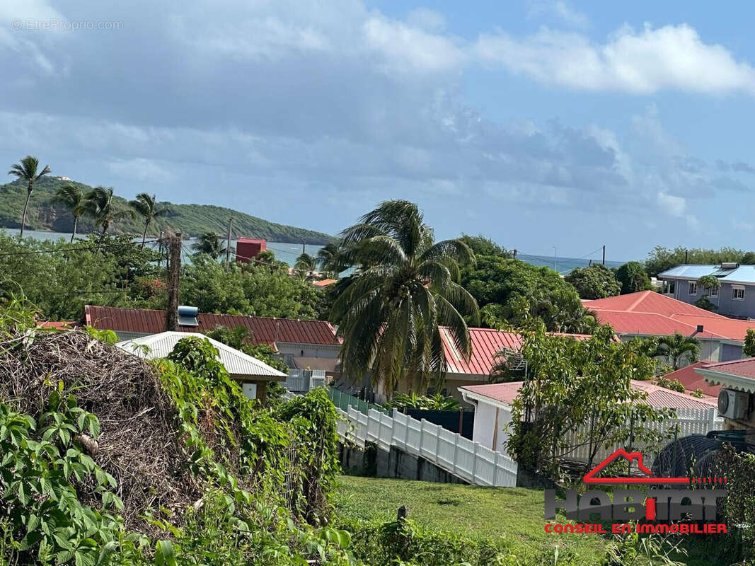 Terrain à LE VAUCLIN