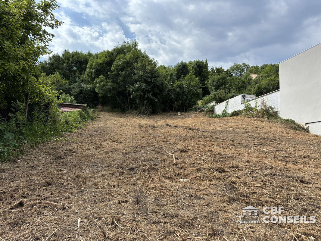 Terrain à CHAMALIERES