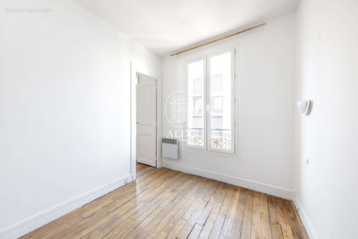 Appartement à PARIS-14E