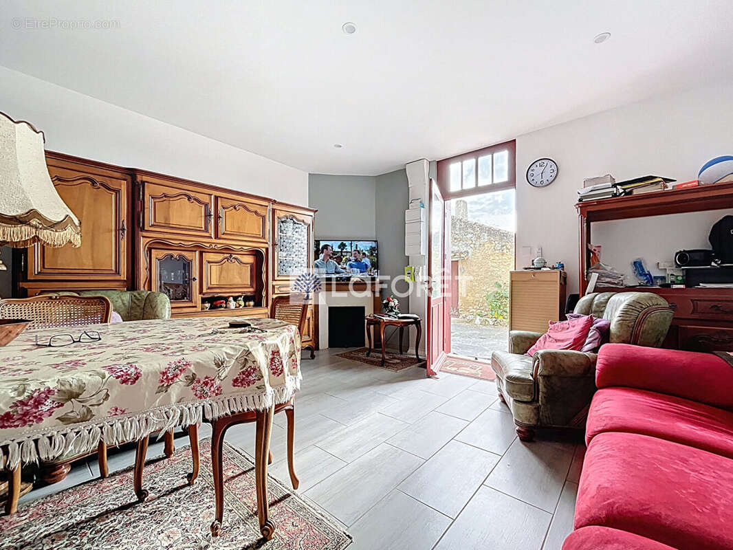 Maison à SAINT-LOUP-LAMAIRE