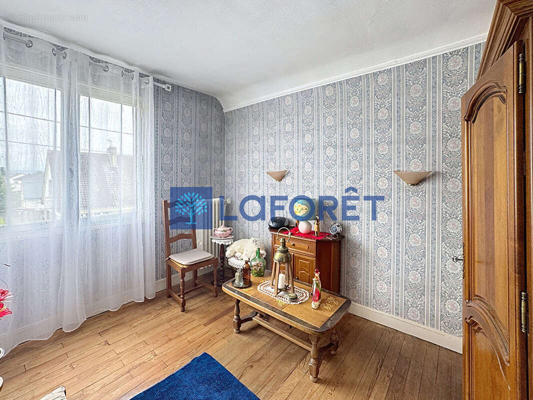 Maison à SAINT-ETIENNE-DU-ROUVRAY