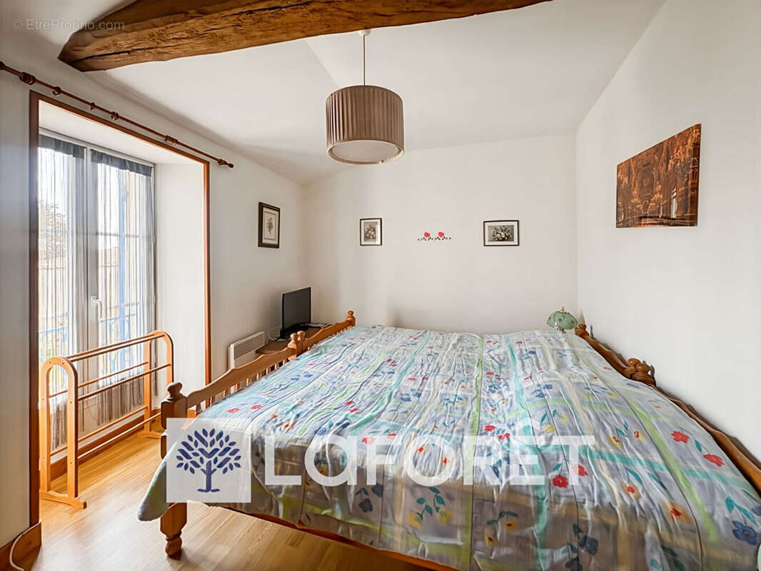 Maison à MORTAGNE-SUR-GIRONDE