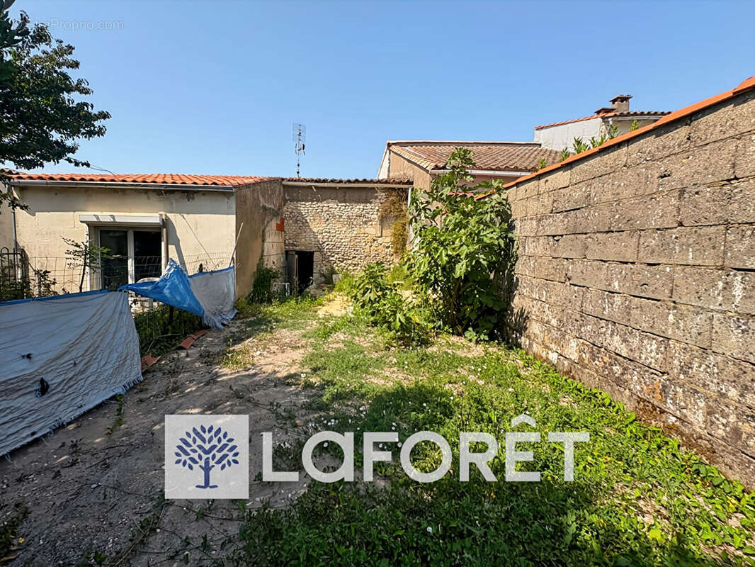 Maison à MORTAGNE-SUR-GIRONDE