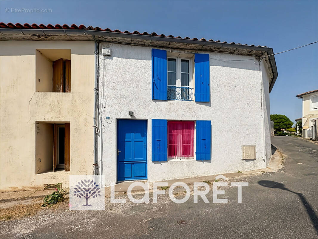 Maison à MORTAGNE-SUR-GIRONDE