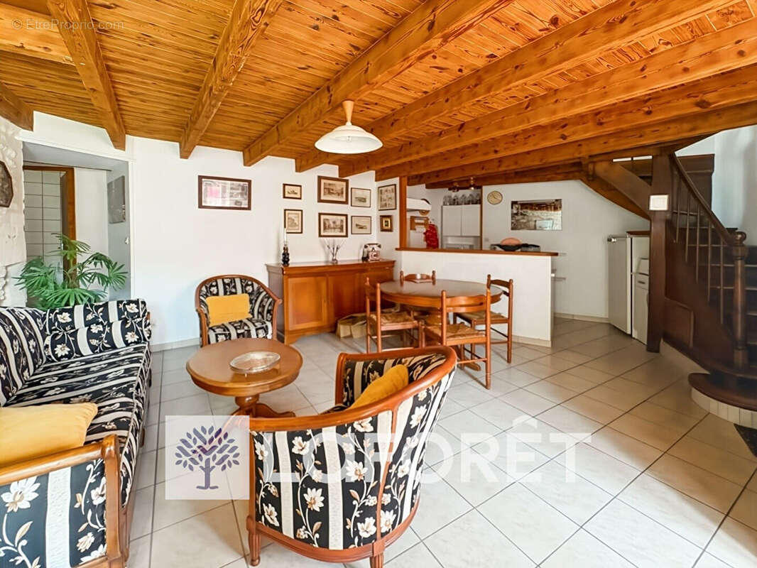 Maison à MORTAGNE-SUR-GIRONDE