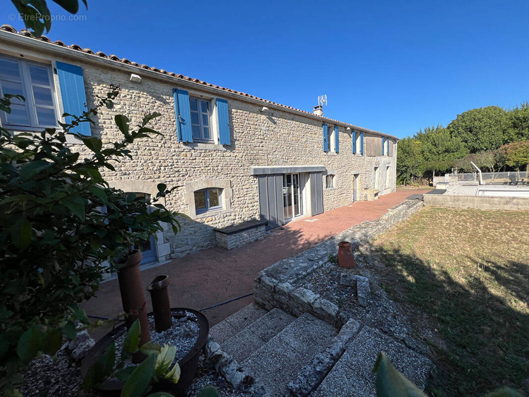 Maison à SAINTE-SOULLE