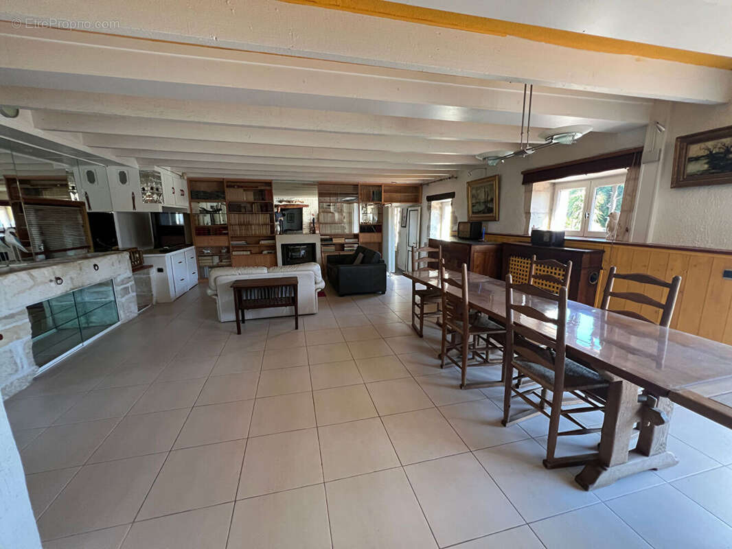 Maison à SAINTE-SOULLE