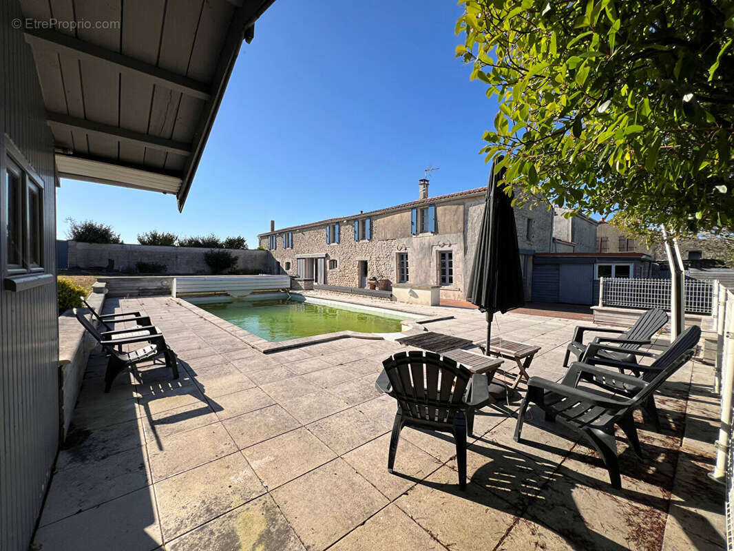 Maison à SAINTE-SOULLE