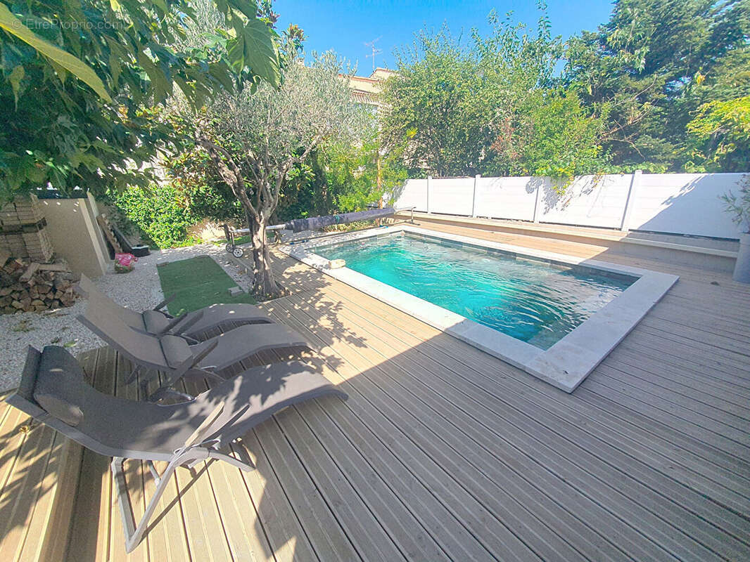 Maison à LES ANGLES