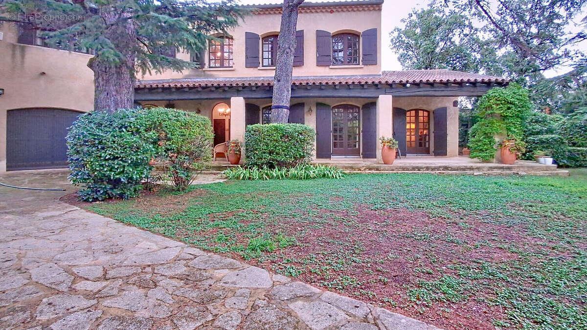 Maison à VILLENEUVE-LES-AVIGNON