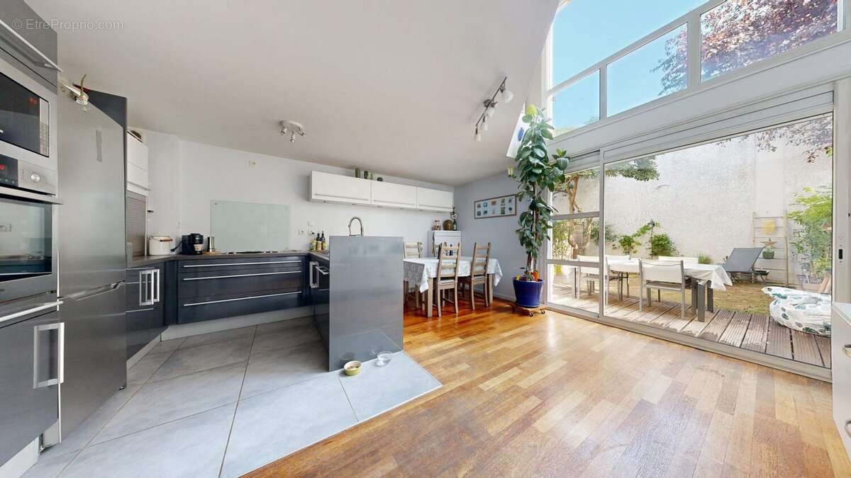 Maison à VILLEURBANNE