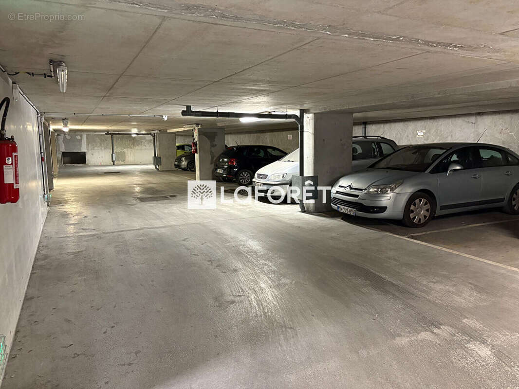 Parking à BAGNOLET