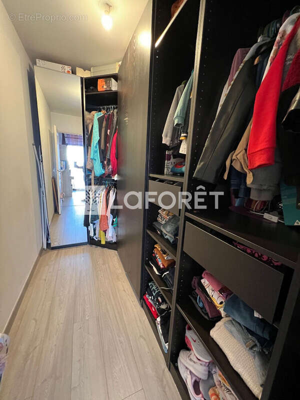 Appartement à LES PAVILLONS-SOUS-BOIS