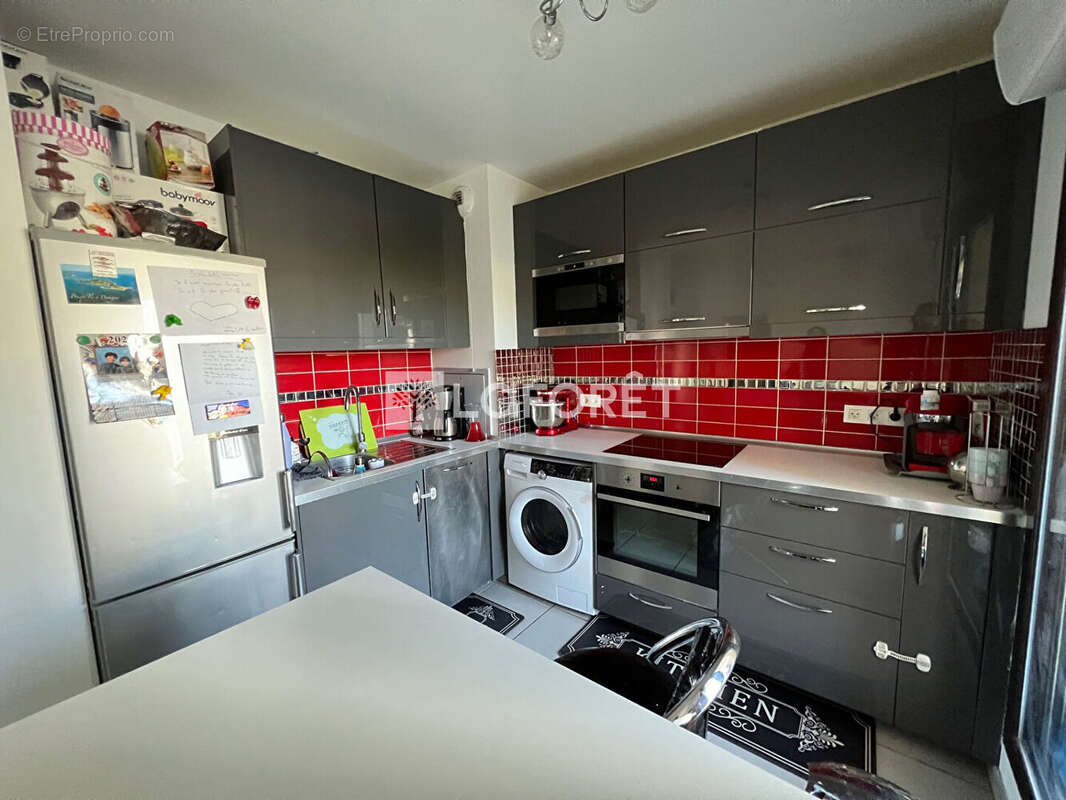 Appartement à LES PAVILLONS-SOUS-BOIS