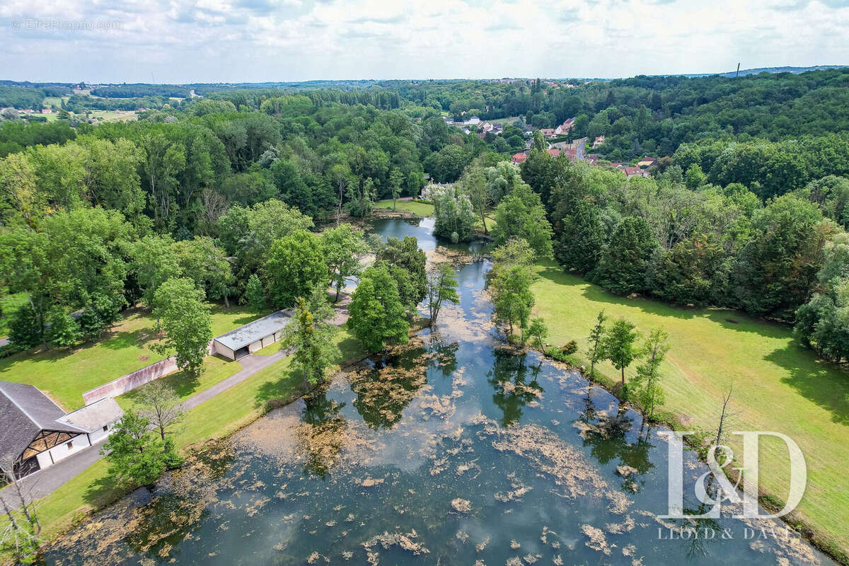 Maison à SAINT-MAURICE-MONTCOURONNE