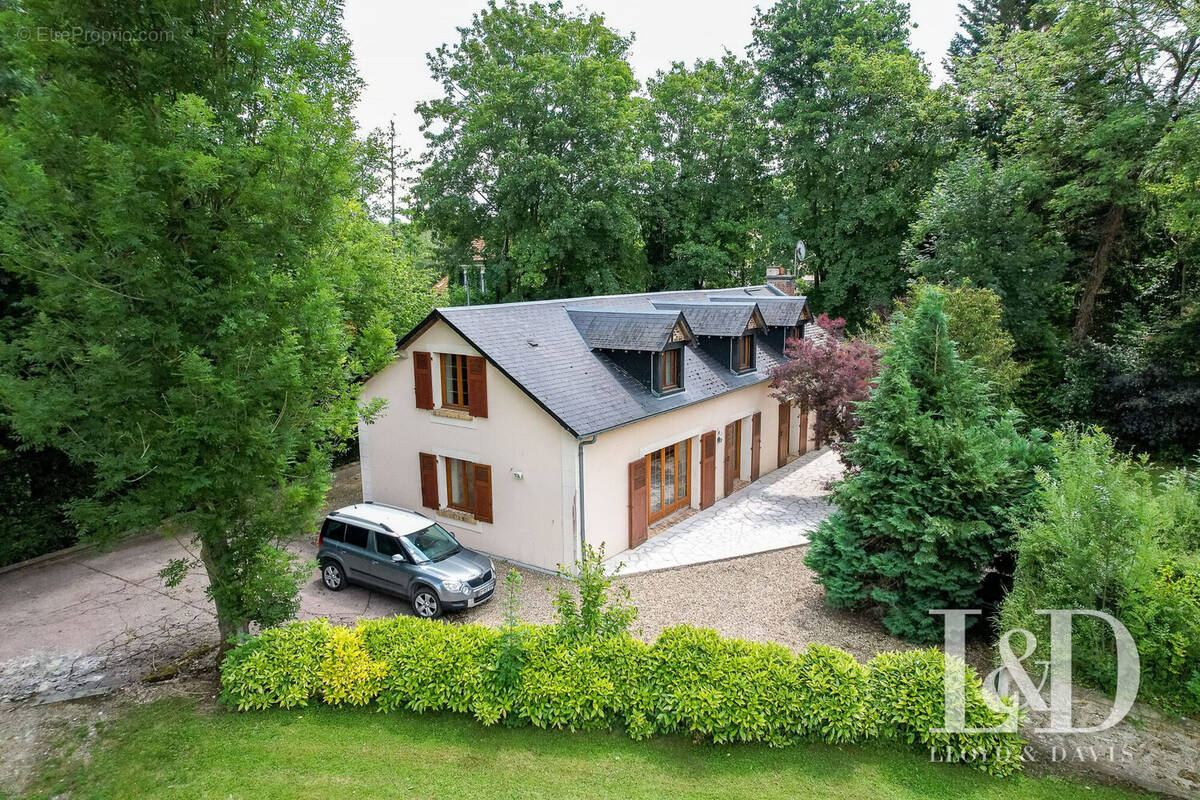 Maison à SAINT-MAURICE-MONTCOURONNE