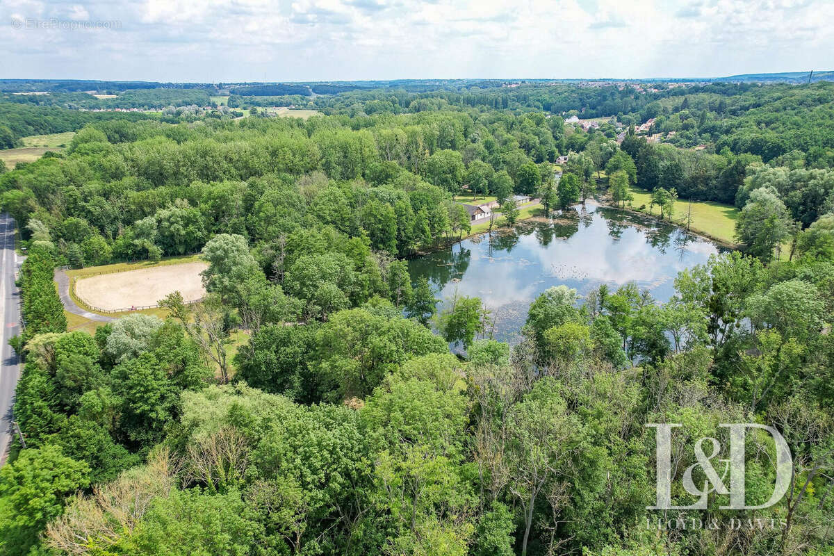 Maison à SAINT-MAURICE-MONTCOURONNE