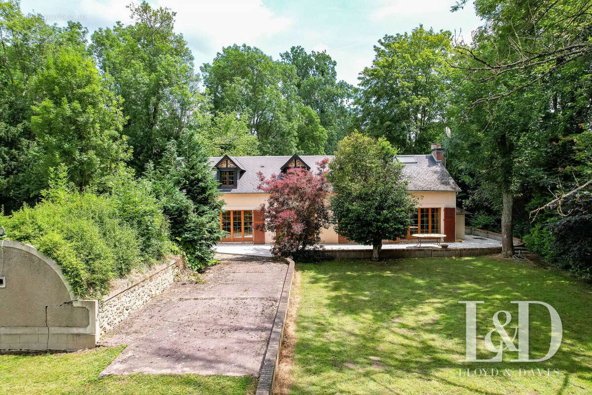 Maison à SAINT-MAURICE-MONTCOURONNE