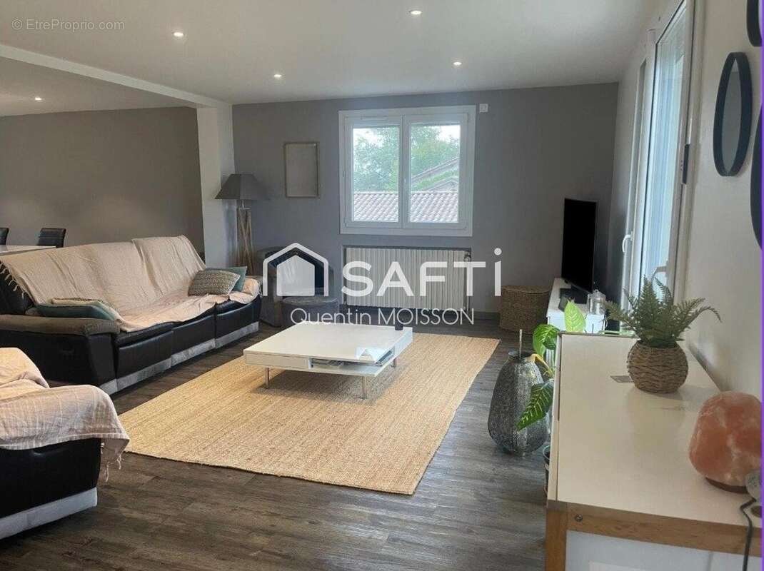 Photo 2 - Maison à DOMPIERRE-SUR-VEYLE