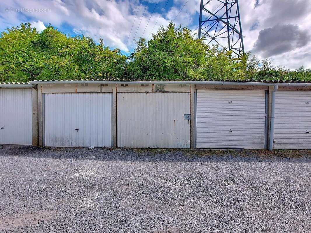 Photo 2 - Parking à HELLEMMES-LILLE