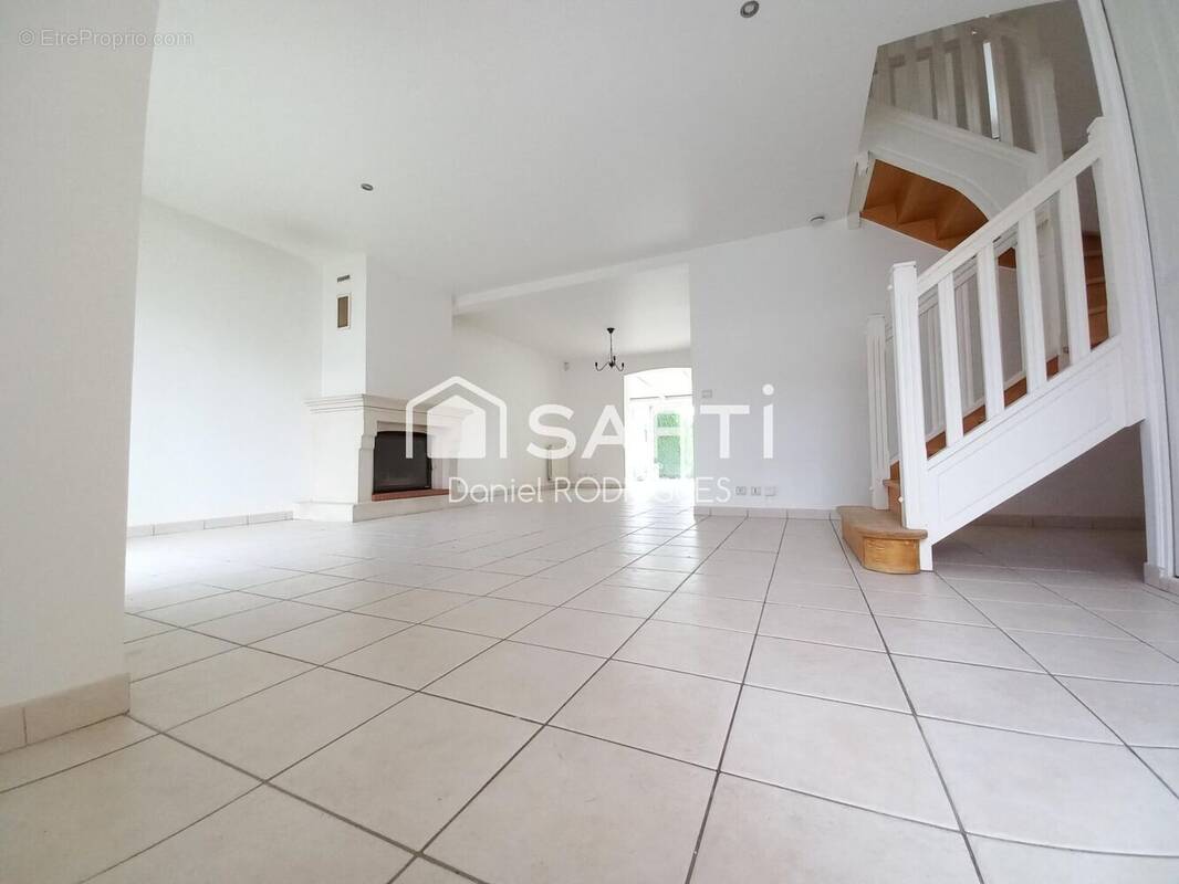 Photo 1 - Maison à PONTAULT-COMBAULT