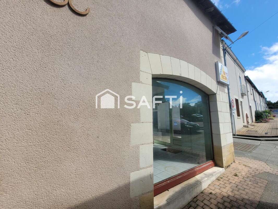 Photo 4 - Commerce à DESCARTES