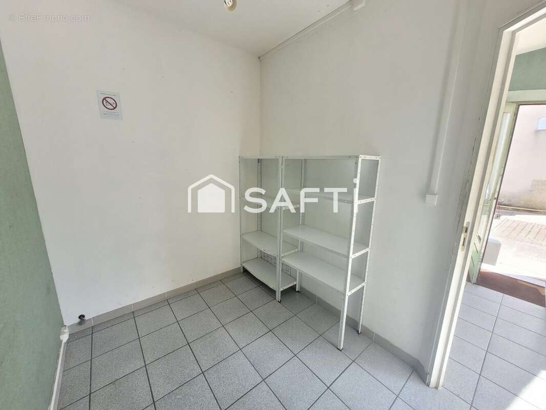 Photo 5 - Commerce à DESCARTES