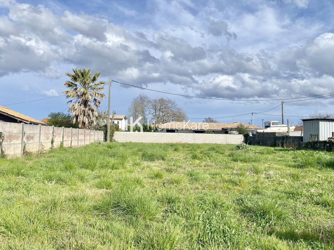 Terrain à LE BOUSCAT