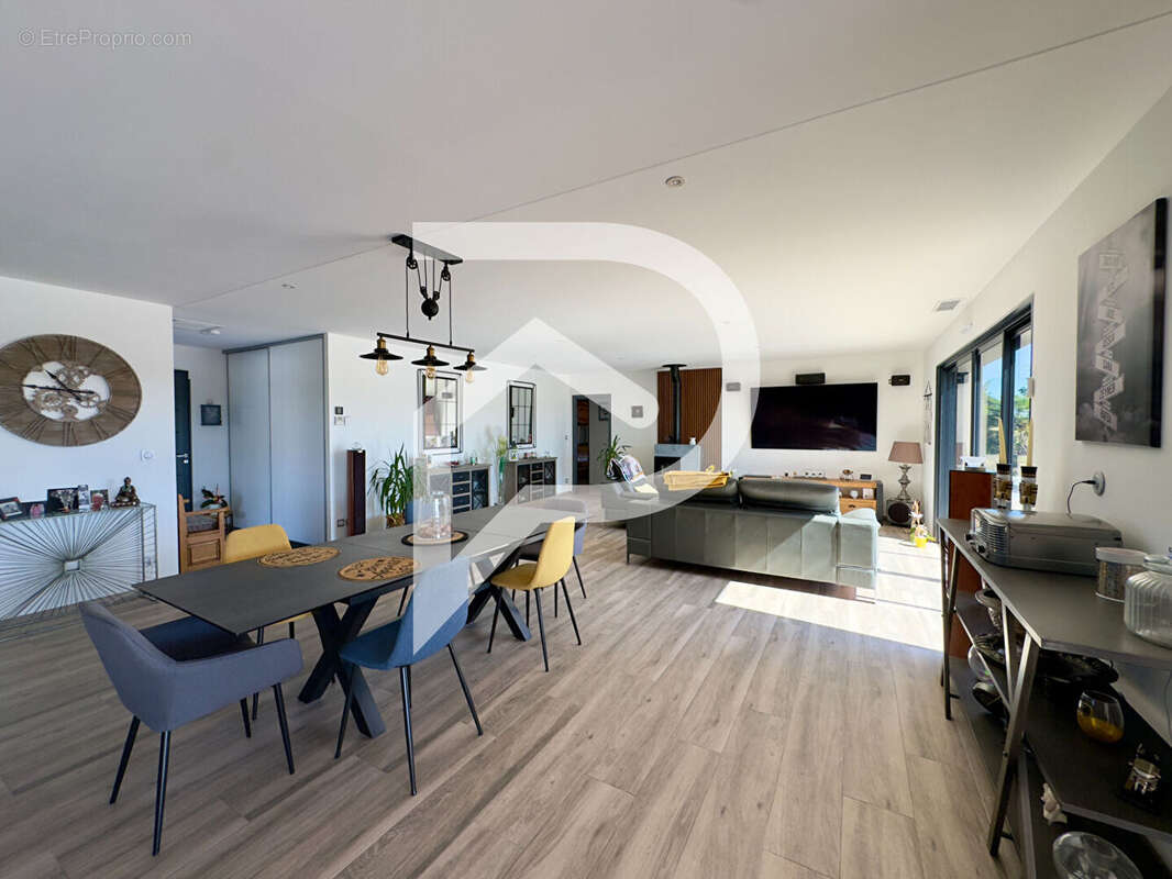 Maison à LAMONZIE-SAINT-MARTIN