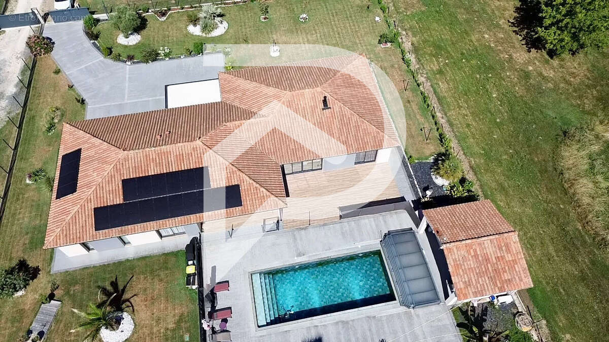 Maison à LAMONZIE-SAINT-MARTIN