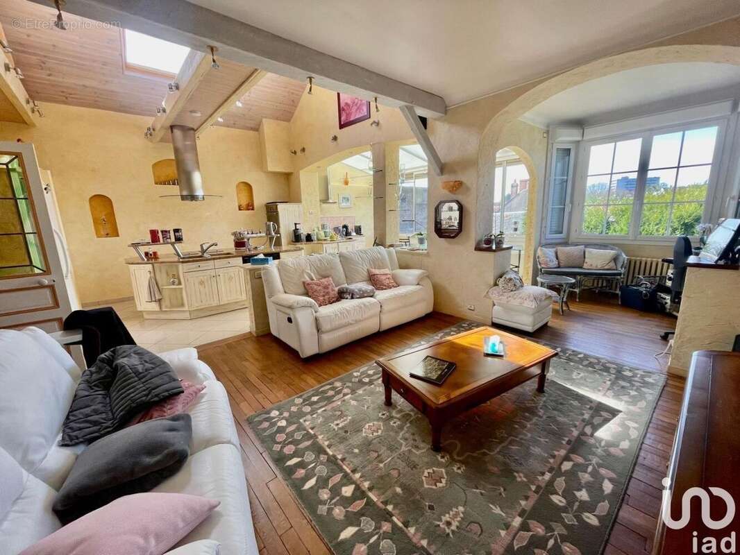 Photo 5 - Commerce à SAINTE-MAURE-DE-TOURAINE