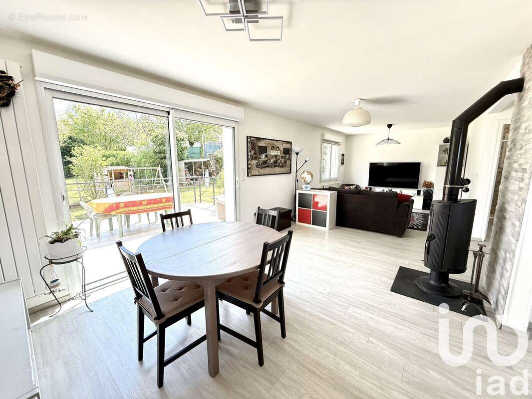 Photo 2 - Maison à VIRY-CHATILLON