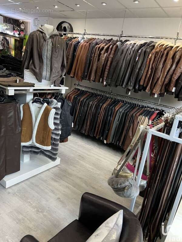 Photo 2 - Commerce à TOURS